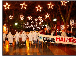 Large participation in the human chain for Galicia